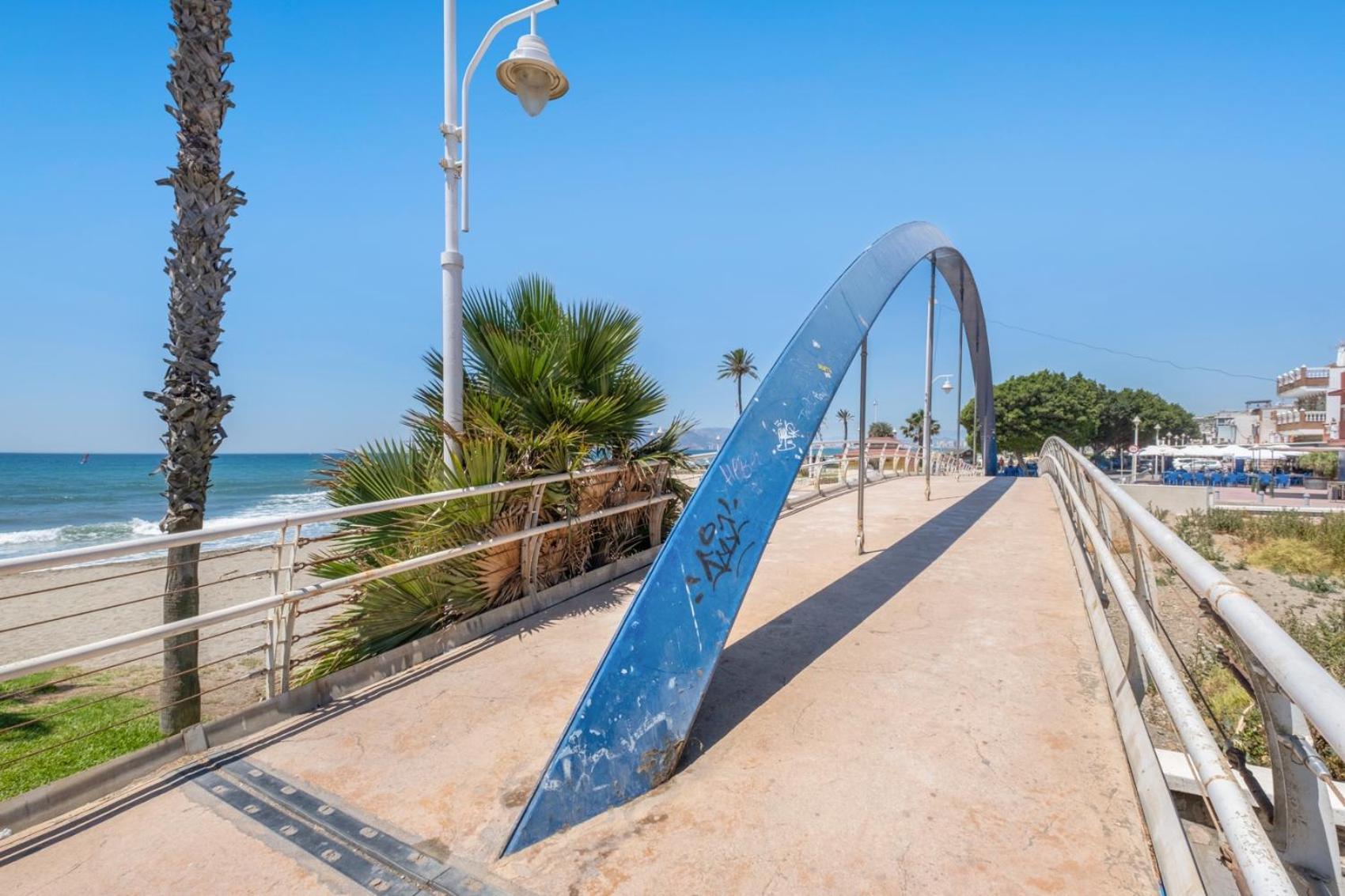 Apartamento En La Playa Con Terraza Málaga Eksteriør billede